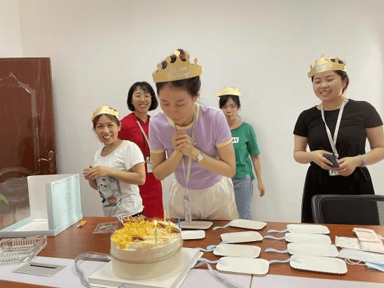 八月未央，生辰共欢 | 2021年8月员工生日会温情举行